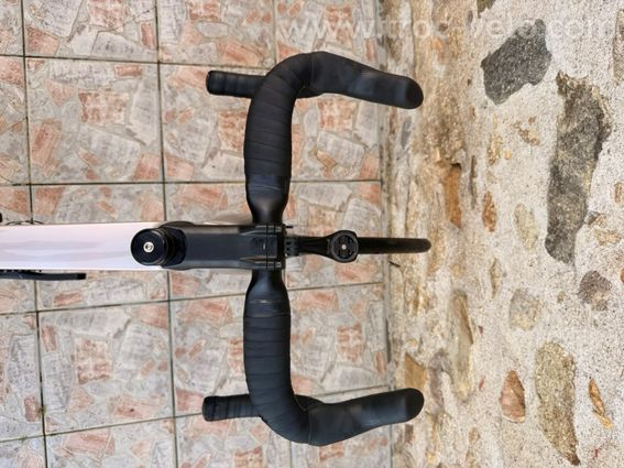 Vélo de route carbone – Shimano 105 Di2 – Roues DT Swiss – Taille M - 4