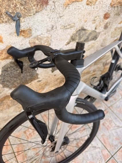 Vélo de route carbone – Shimano 105 Di2 – Roues DT Swiss – Taille M - 9