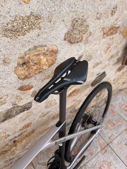 Vélo de route carbone – Shimano 105 Di2 – Roues DT Swiss – Taille M - 11