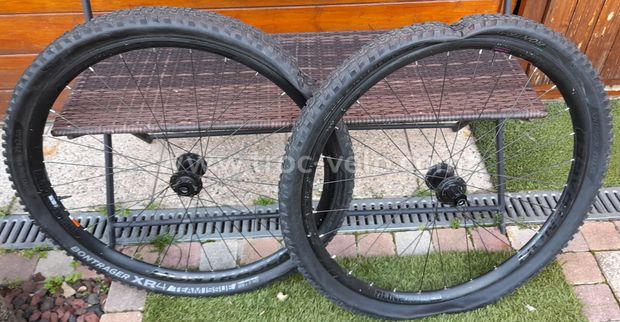 Paire de roues VTT Bontrager Line Comp 30 + pneus  BONTRAGER  - 1