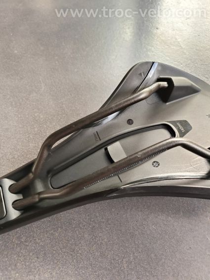 Selle FIZIK Vento Argo X3 140mm neuve - 2