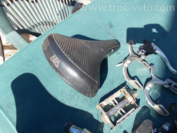 divers pièces de vélo vintage ancien - 12