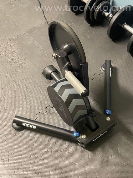 Wahoo KICKR V4 - 4