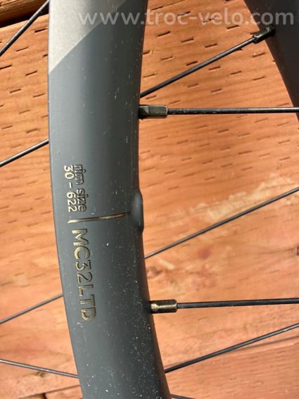 Roues en carbone OQUO MC32 LTD  VTT électrique hybride 2025 - 2
