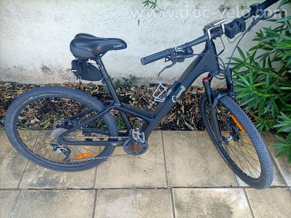 Vélo électrique en carbone