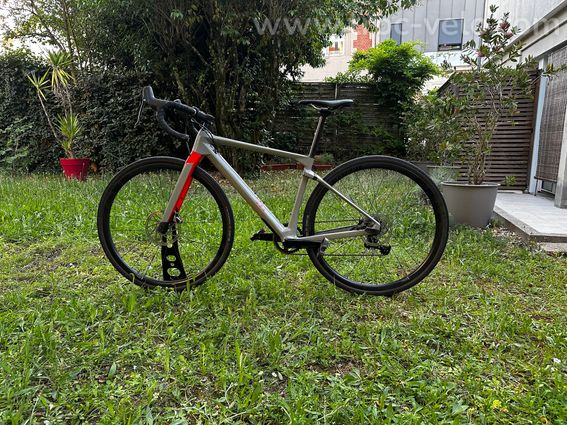 BMC URS One – SRAM Rival AXS + Classified + Roues CF G30 – 2 000 km - 2