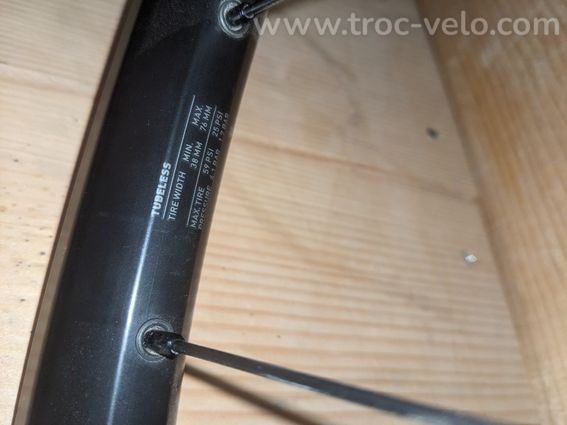 ROUE ARRIERE DT Swiss VTT HU1900 spline hybrid 29” - 3