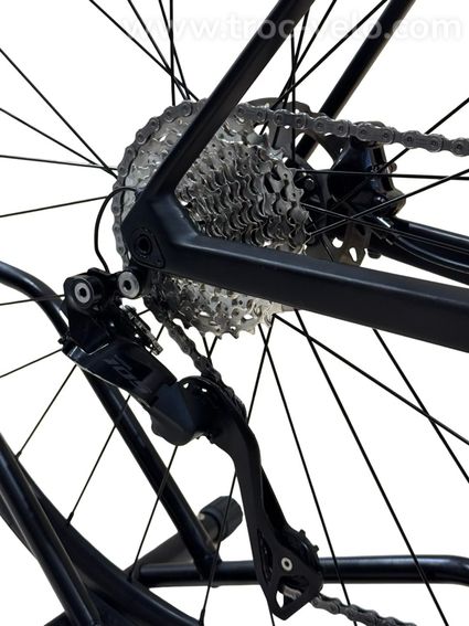 BMC Roadmachine FIVE Carbon Vélo de Route Shimano 105 Di2 2023 - 10