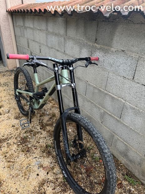 VTT Dh commencal  - 2