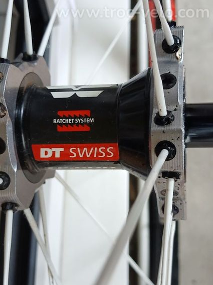 Roue DT Swiss TRICOM XM 1550 26" pouces Center-Lock vendue SANS ROUE LIBRE NI Adaptateur d'axe - 4