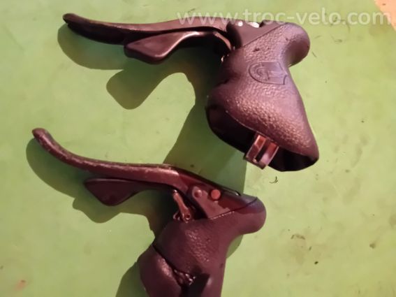 Manettes changement de vitesses campagnolo record 10v.