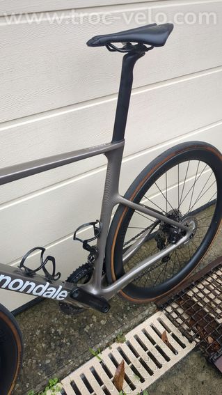 À VENDRE – CANNONDALE SUPERSIX EVO 2 CARBONE – TAILLE 56 – ULTEGRA DI2 12V - 11