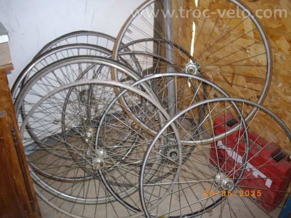 je vends des pièces vélo des annéès 1950  a 1980 et des vélos et cadre - 6