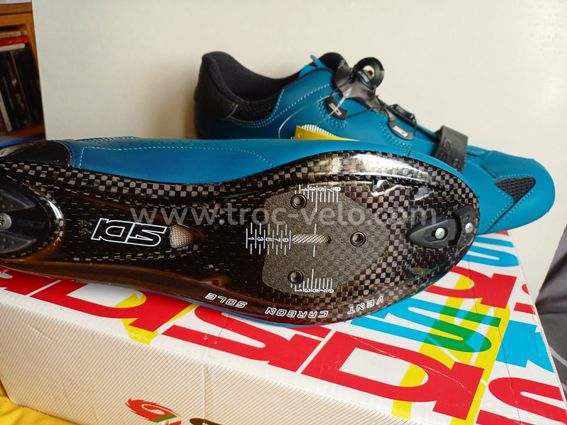 vds chaussures route sidi sixty taille 44 neuves