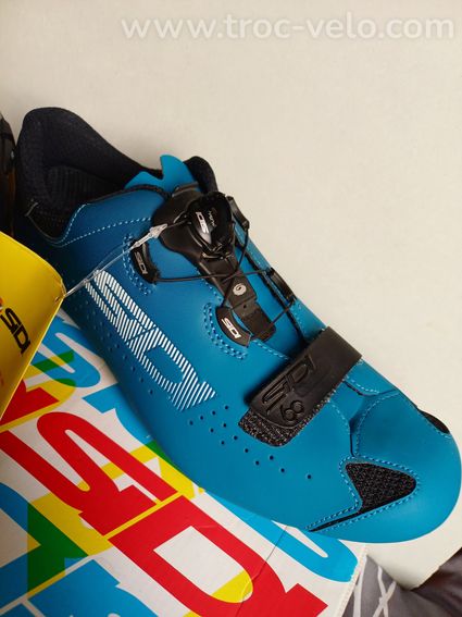 vds chaussures route sidi sixty taille 44 neuves  - 3