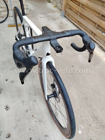 Canyon ultimate cf sl 105 di2 roues winspace carbone 45