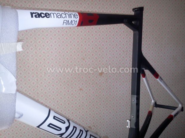 BMC RM01 patins cadre route 60cm tout neuf  - 2