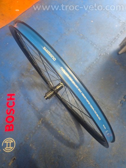 Roue arrière Shimano MT500 BOOST  - 3