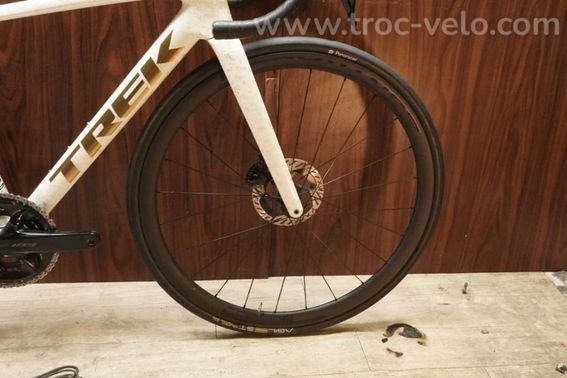 TREK MADONE SLR GEN 8 Full Carbon SHIMANO 105 R7170 Di2 2X12V Taille S Modèle 2025 - 4