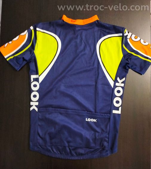 Vestes et maillots un lot - 6