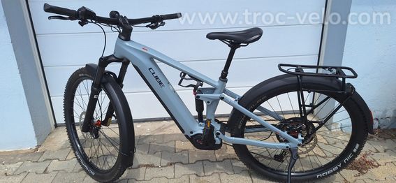 Vélo Cube Stereo Hybrid ONE44 PRO 800 FE taille M