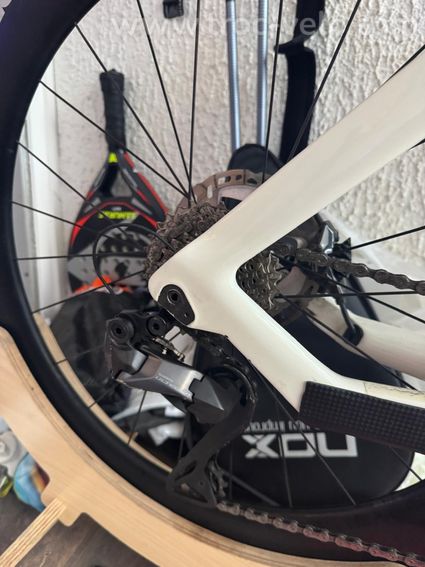 Canyon speedmax cf8 Disc Version 2022 blanc avec capteur de puissance intégré - 4
