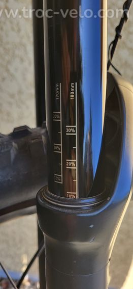 Fourche rock shox lirik rct3 180mm 27.5 boost - 8