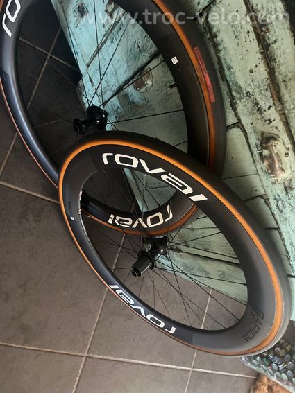 Roue pneu  - 2