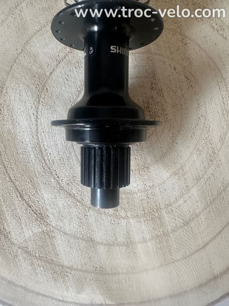 Moyeu arrière Shimano MT410 - 4