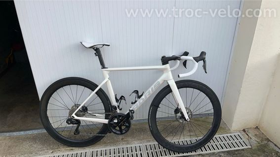 Adris Carbon - Dura-Ace Di2 12V