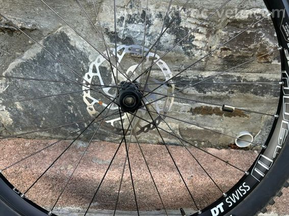 Paire de roues VTT DT Swiss Spline 1900 M 27.5 boost 6 trous shimano - 3