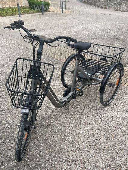 Vends tricycle Monty E134 électrique et pliant