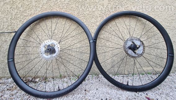 Paire de roues carbone (11 vitesses) Cannondale HOLLOGRAM HG 35