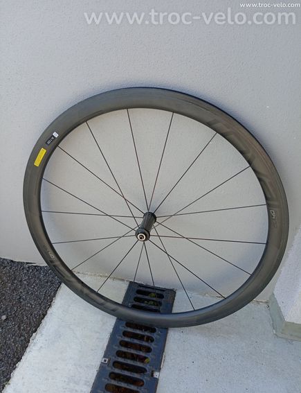 Roue haut de gamme Roval Carbone comme neuve,