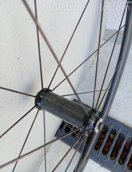 Roue haut de gamme Roval Carbone comme neuve, - 2