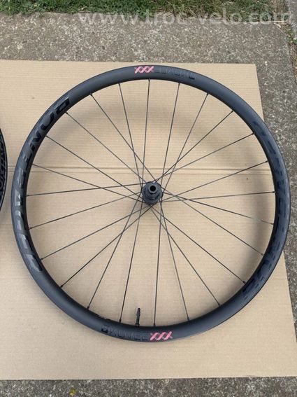 Roues VTT Bontrager Kovee XXX Carbon 29 - 4