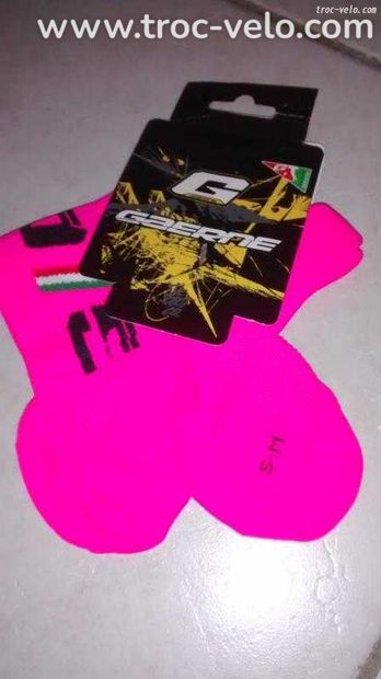 Tenue vélo cycliste chaussettes lampre neuve - 1