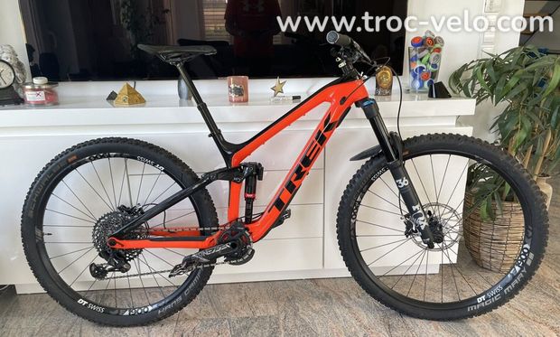 VTT Trek Slash 9.8, M, Carbone - 1