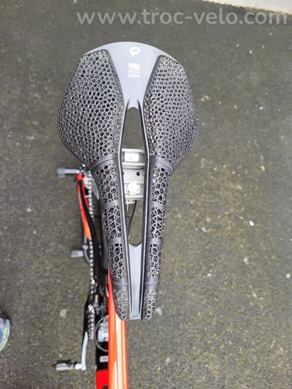 Pinarello dogma F ineos grenadiers 2025 - 4