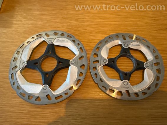Disques vi de frein route et VTT Shimano RT-MT800 Ice Tech Centerlock
