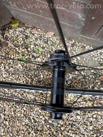 Roue avant Bontrager rsl 51 comme neuve  - 6
