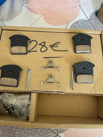 Plaquettes de frein Shimano J04c  - 2