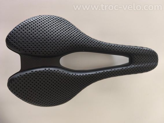 Belle selle ajourée à rail carbone - 3