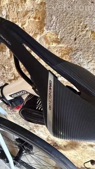 Très beau vélo de course carbone Colnago  - 4