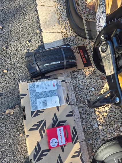 BERRIA NAIÏ GRAVEL RACE M/55 – 7,8KG – SRAM RED QUARQ – VISION SC45 – 1200KM - 3