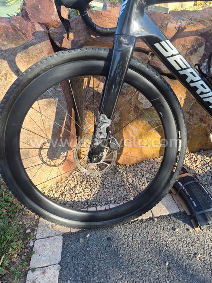BERRIA NAIÏ GRAVEL RACE M/55 – 7,8KG – SRAM RED QUARQ – VISION SC45 – 1200KM - 10