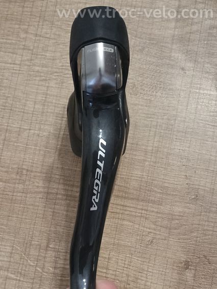 Manette D Shimano Ultegra ST-6700 10v - 2