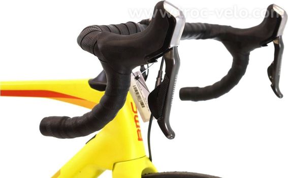 Produit Reconditionne    Bmc Roadmachine 02 Di2 11v    Jaune   Velo De Route   Tres Bon Etat - 6