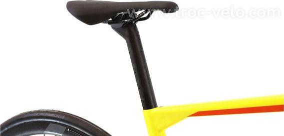 Produit Reconditionne    Bmc Roadmachine 02 Di2 11v    Jaune   Velo De Route   Tres Bon Etat - 8