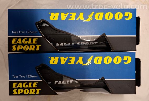 Paire de pneus Goodyear 700/25
